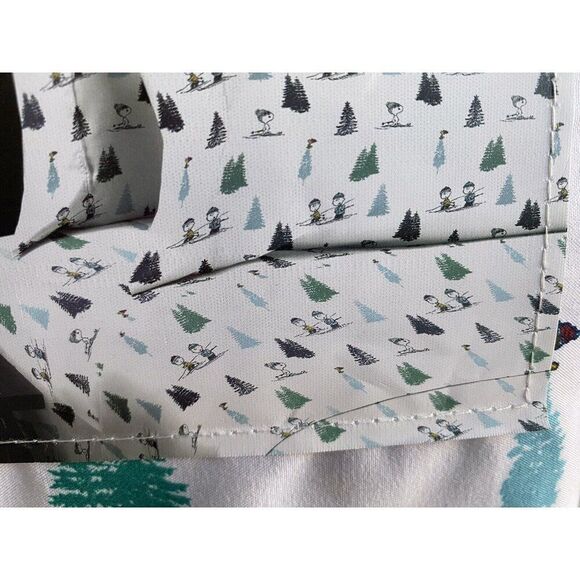 Peanuts Snoopy Charlie Brown Linus Skiing Holiday Christmas TWIN SIZE Sheet Set - Picture 8 of 15